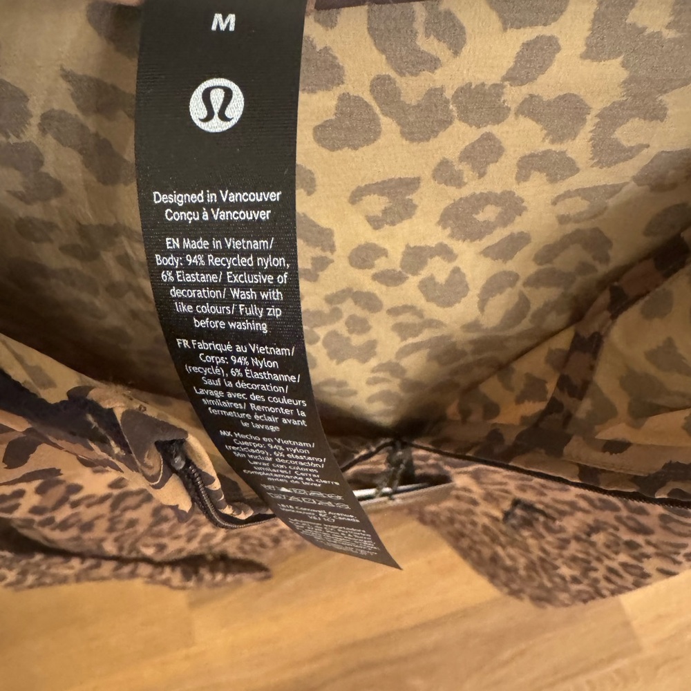 lululemon Leopard Print Jacket in Brown and Tan NWT - Picture 2 of 4